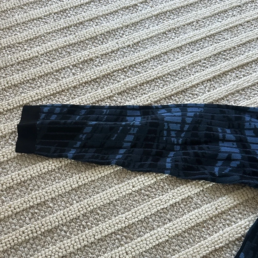 Paul Smith Navy and Black Cardigan - Picture 4 of 9